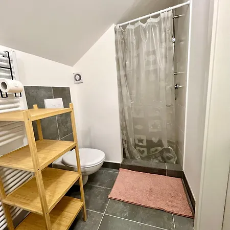 Helle Und Bequeme Monteurwohnung Mit Balkon * Brema