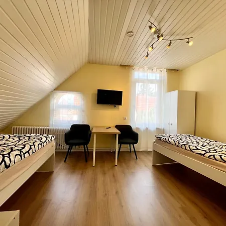 Helle Und Bequeme Monteurwohnung Mit Balkon Apartament