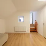 Urban Mit Balkon Bis Zu 5 Personen