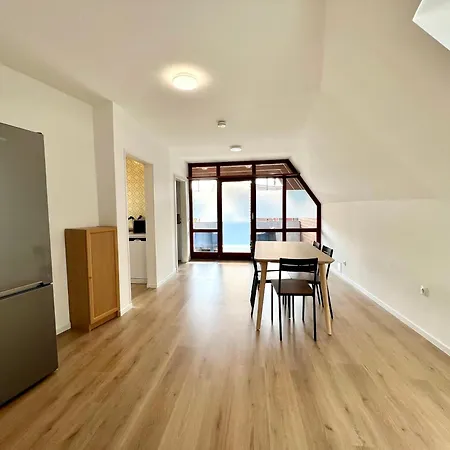 Apartment Helle Und Bequeme Monteurwohnung Mit Balkon