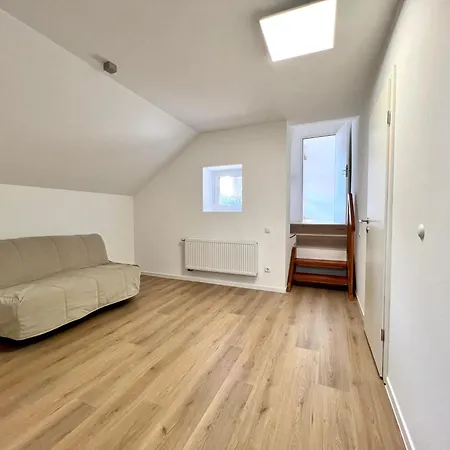Apartman Helle Und Bequeme Monteurwohnung Mit Balkon *