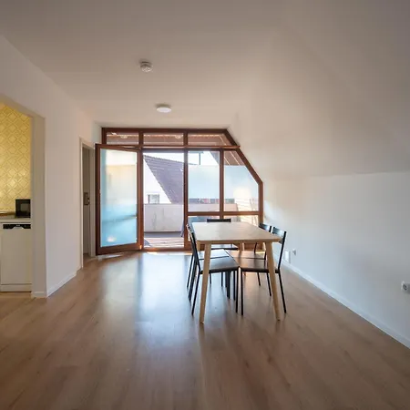 Apartment Urban Mit Balkon Bis Zu 5 Personen *