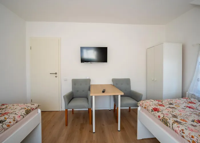 Апартаменты Urban Mit Balkon Bis Zu 5 Personen *